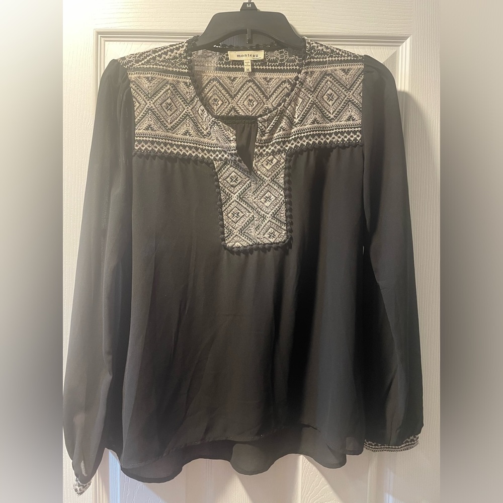 Monteau Size M Too with Embroidery and Tassel Detail